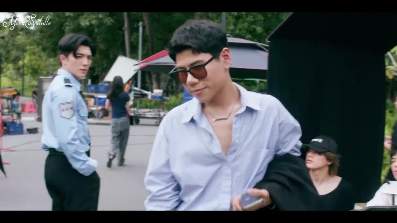 Kot Kan Mai Nai Tua Top